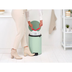 Cos de gunoi cu pedala Brabantia NewIcon 1008847, 20 L, Inchidere lina, Baza antiderapanta, Verde deschis