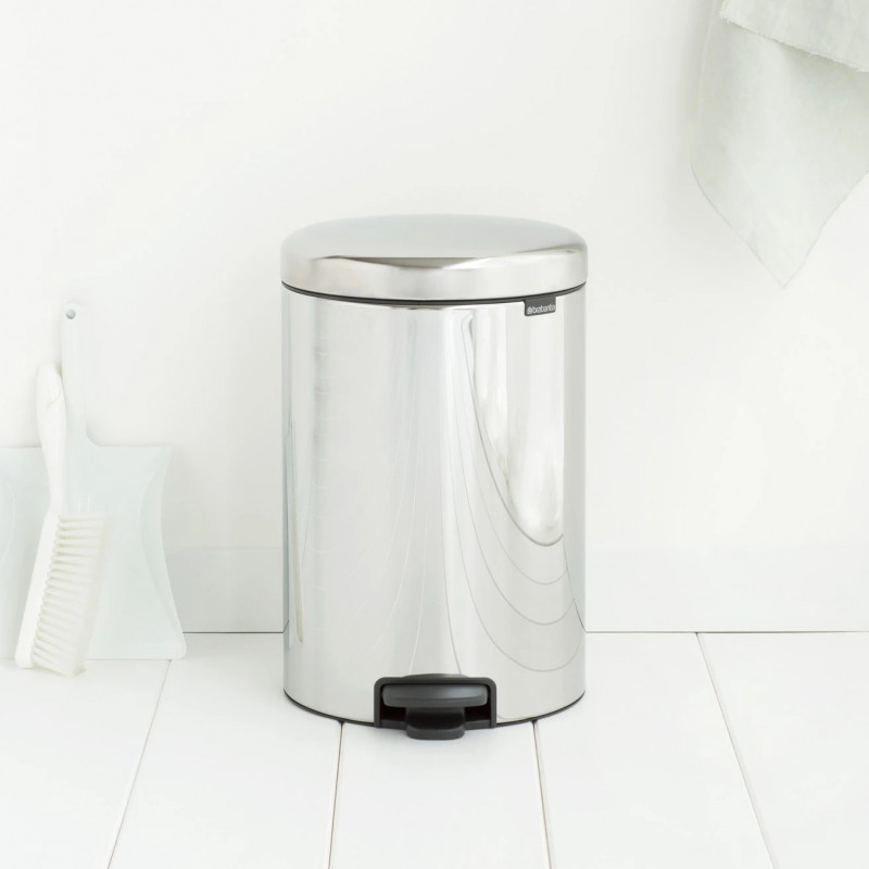 Cos de gunoi cu pedala Brabantia NewIcon 649040, 20 L, Inchidere lina, Baza antiderapanta, Inox