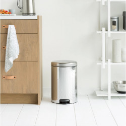 Cos de gunoi cu pedala Brabantia NewIcon 649040, 20 L, Inchidere lina, Baza antiderapanta, Inox