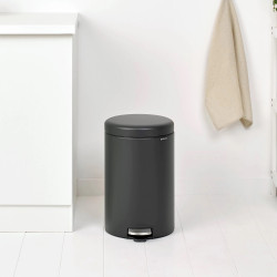 Cos de gunoi cu pedala Brabantia NewIcon 649747, 20 L, Inchidere lina, Baza antiderapanta, Acoperire minerala, Gri închis