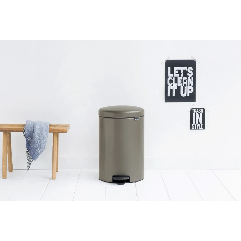 Coș cu pedală Brabantia NewIcon 649042, 20 l, închidere lină, bază antiderapantă, gri