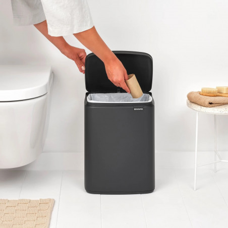 Cos de rufe Brabantia Bo Small 1006635, 12 L, Deschidere silentioasa si lina, Baza antiderapanta, Negru