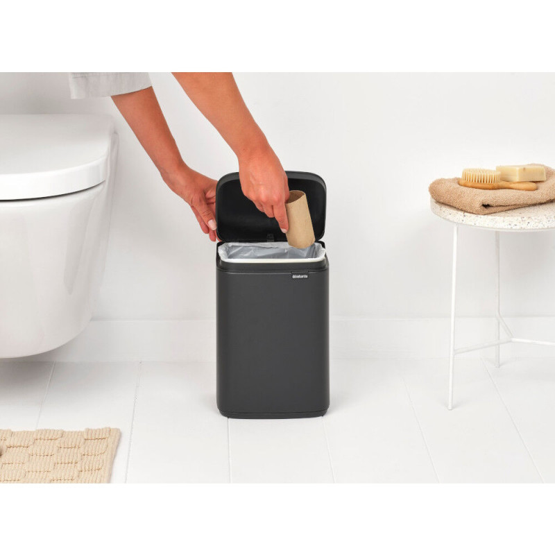 Cos de gunoi Brabantia Bo Small 1008866, 4 L, Deschidere lina si silentioasa, Baza antiderapanta, Acoperire minerala, Gri inchis