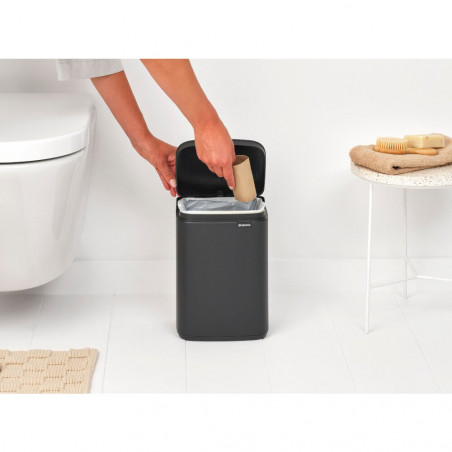 Cos de gunoi Brabantia Bo Small 1008866, 4 L, Deschidere lina si silentioasa, Baza antiderapanta, Acoperire minerala, Gri inchis