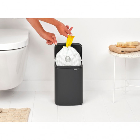 Cos de gunoi Brabantia Bo Small 1008866, 4 L, Deschidere lina si silentioasa, Baza antiderapanta, Acoperire minerala, Gri inchis