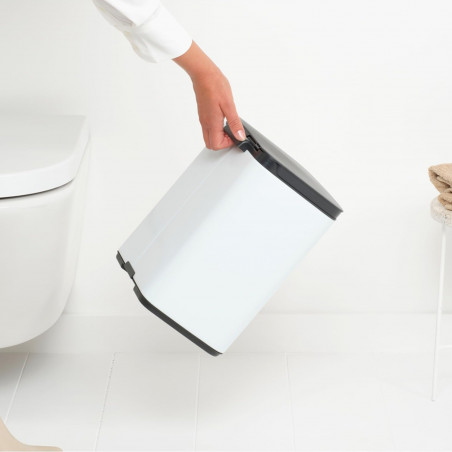 Cos de gunoi Brabantia Bo Small 1006627, 7 L, Deschidere lina si silentioasa, Baza antiderapanta, Alb