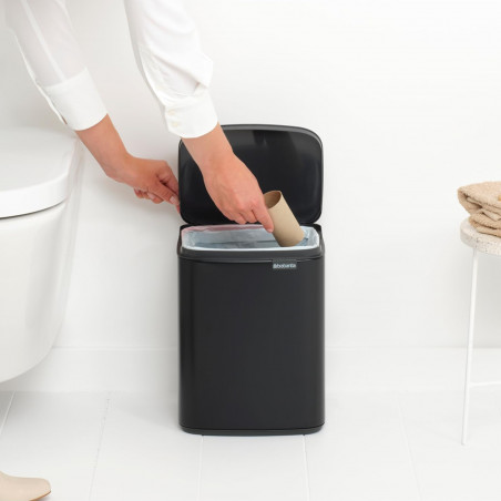 Cos de gunoi Brabantia Bo Small 1006629, 7 L, Deschidere lina si silentioasa, Baza antiderapanta, Negru