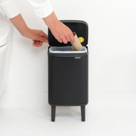 Cos de gunoi Brabantia Bo Small Hi 1006641, 4 L, Deschidere lina si silentioasa, Baza antiderapanta, Negru