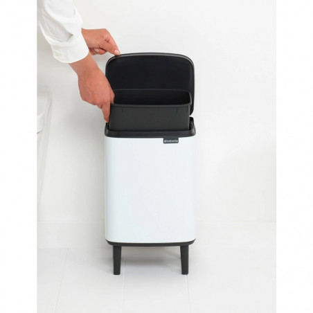 Cos de gunoi Brabantia Bo Small Hi 1006643, 7 L, Deschidere lina si silentioasa, Baza antiderapanta, Alb