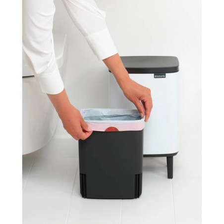 Cos de gunoi Brabantia Bo Small Hi 1006643, 7 L, Deschidere lina si silentioasa, Baza antiderapanta, Alb