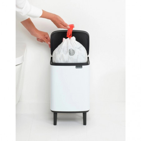 Cos de gunoi Brabantia Bo Small Hi 1006643, 7 L, Deschidere lina si silentioasa, Baza antiderapanta, Alb