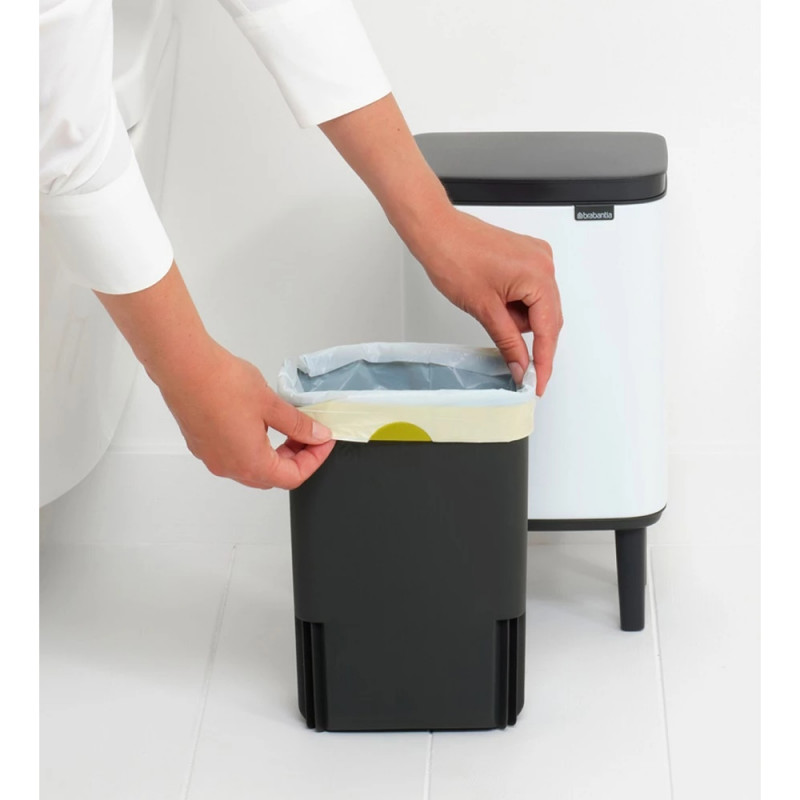 Cos de gunoi Brabantia Bo Small Hi 1006639, 4 L, Deschidere lina si silentioasa, Bază antiderapanta, Alb