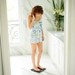 Cantar corporal Beurer GS 10, Până la 180 kg, Design subtire, Sticla, LCD, Negru