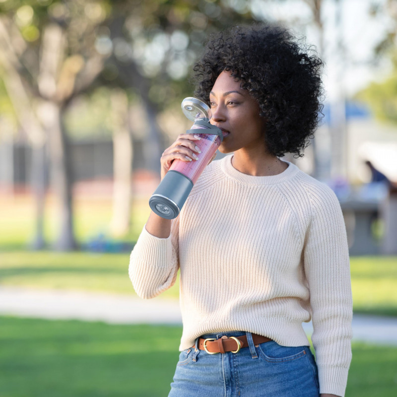 Blender portabil Ninja Blast BC151EUNV, 7,4 W, 530 ml, 6 lame din otel, Zdrobire gheata, Pana la 10 cicluri, Fara BPA, USB-C, Albastru