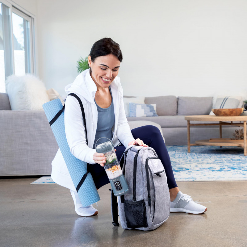 Blender portabil Ninja Blast BC151EUNV, 7,4 W, 530 ml, 6 lame din otel, Zdrobire gheata, Pana la 10 cicluri, Fara BPA, USB-C, Albastru