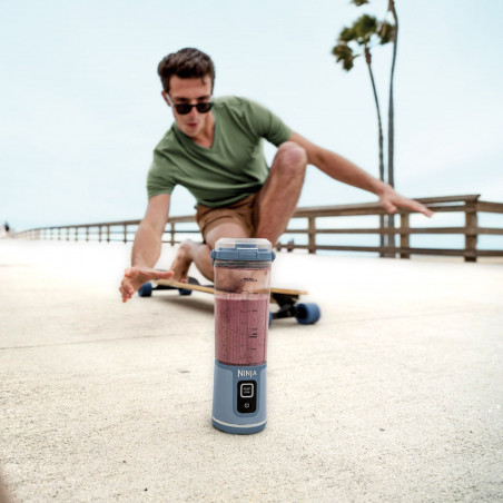Blender portabil Ninja Blast BC151EUNV, 7,4 W, 530 ml, 6 lame din otel, Zdrobire gheata, Pana la 10 cicluri, Fara BPA, USB-C, Albastru
