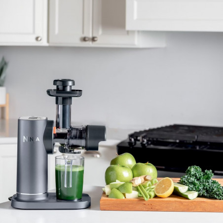 Ninja Cold Press Juicer JC151EU, 150W, 700 ml, Presă la rece, 2 filtre, fără BPA, viteză inversă, negru/gri