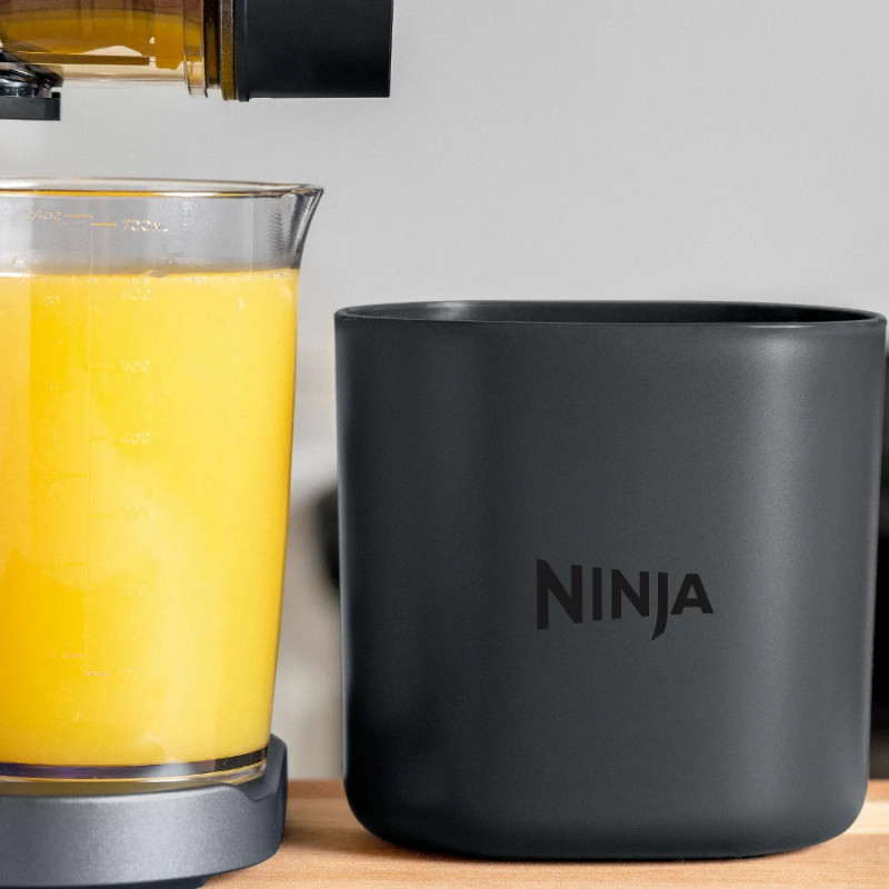 Ninja Cold Press Juicer JC151EU, 150W, 700 ml, Presă la rece, 2 filtre, fără BPA, viteză inversă, negru/gri