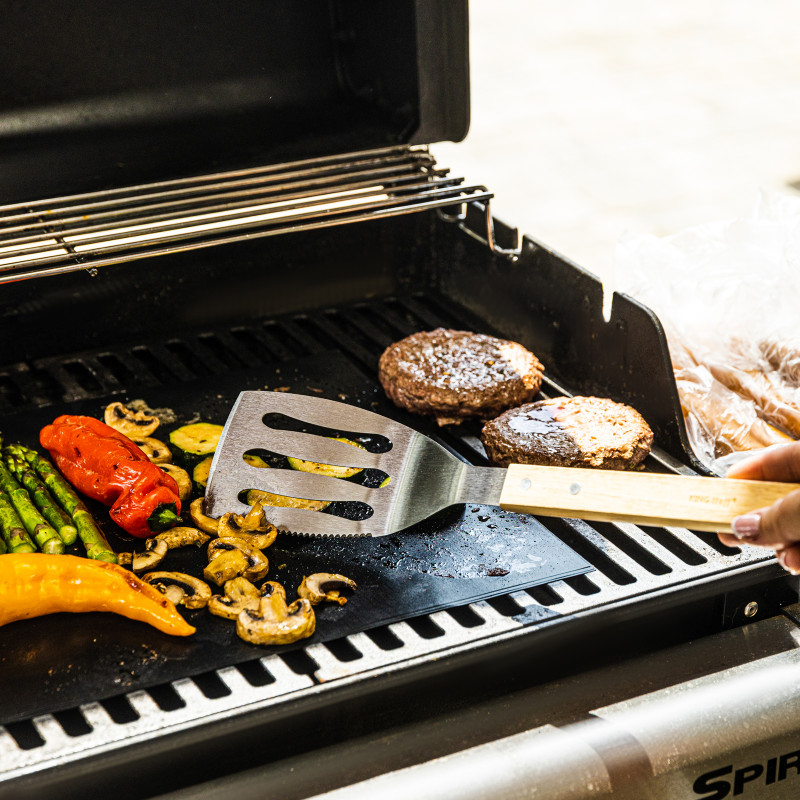 Set 3 ustensile BBQ Kinghoff KH 1918, Spatula, Spatula, Furculita, Manere din lemn, Orificiu pentru agatat, Inox / Maro