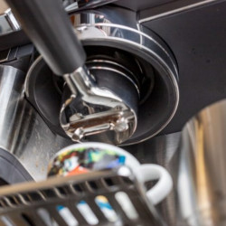 Espressor automat 3in1 Ninja Luxe Café Premier ES601, 1650W, 15 bar, 2 L, Barista Assist, Spumare fara contact, Rasnita incorporata, 4 moduri, 3 setari temperatura, Inox/Negru