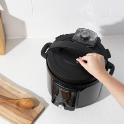Instant Pot Duo Plus Whisper Quiet 112307901, 1000 W, 5.7 L, 9 programe, Start întârziat, Afișaj LCD, Negru