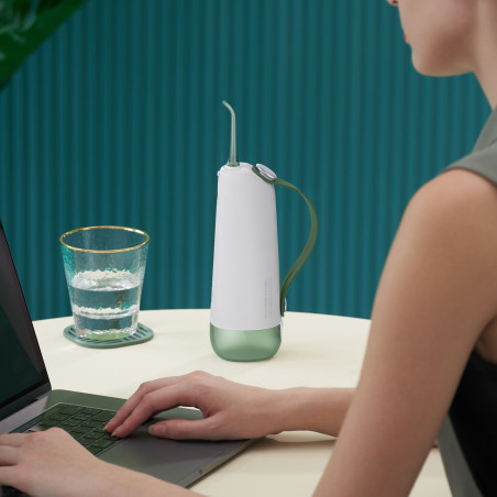 Irigator dentar Oclean W10, 5 moduri, 2 duze, 200 ml, 1400 impulsuri pe minut, IPX7, USB-C, Verde