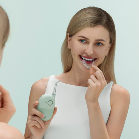 Irigator dentar Oclean AirPump A10, 3 moduri, 2 duze, 40 zile autonomie, IPX7, USB-C, Verde