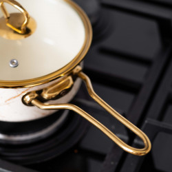 Caserolă cu capac din sticlă Goldmann GM 4521-18B, 18x9 cm, 2l, email, inducție, alb / aur vechi