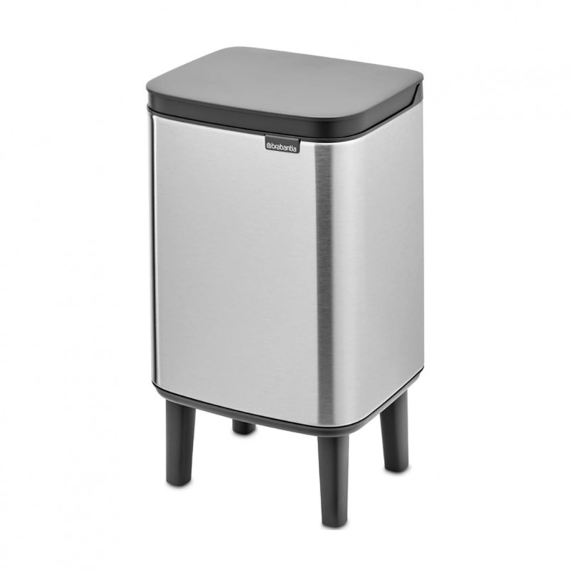 Cos de gunoi Brabantia Bo Small Hi 1006642, 4 l, Deschidere lina si silentioasa, Baza antiderapanta, Rezistent la amprente, Otel inoxidabil/Mat