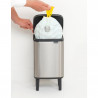 Cos de gunoi Brabantia Bo Small Hi 1006642, 4 l, Deschidere lina si silentioasa, Baza antiderapanta, Rezistent la amprente, Otel inoxidabil/Mat
