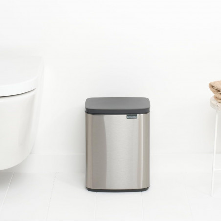 Coș de gunoi Brabantia Bo Small 1006632, 7 l, Deschidere lină și silențioasă, Bază antiderapantă, Rezistent la amprente, Oțel inoxidabil/Mat