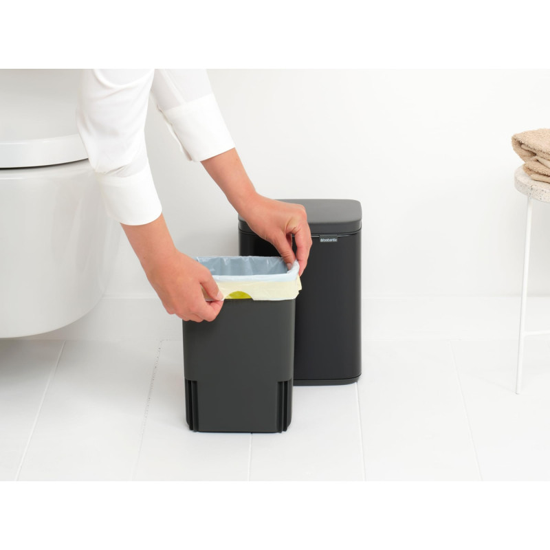 Cos pentru gunoi Brabantia Bo Small 1006622, 4 L, Deschidere lina si silentioasa, Bază antiderapantă, Negru