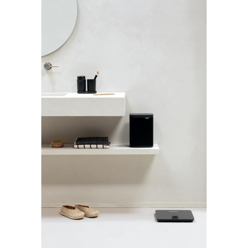 Cos pentru gunoi Brabantia Bo Small 1006622, 4 L, Deschidere lina si silentioasa, Bază antiderapantă, Negru