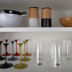 Picior cu fixare magnetică pentru pahare Trebonn SplitGlass 2025101, Ø7.5x12 cm, Sistem modular, Aluminiu, Rosu