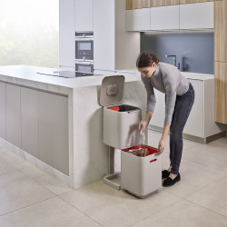 Cos de gunoi 3in1 pentru reciclare si organic Joseph Joseph Totem Compact 30064, 2x20 L, Recipient pentru deseuri 3 L, Design vertical, Filtre carbune activ, Bej