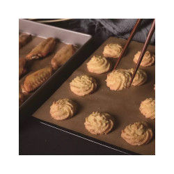 Hartie de copt Klausberg KB 7903, Rolă 20 m, 38 cm, -40 pana la 230°C, Utilizare universala, Neaderent, Maro