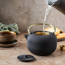 Infuzor Kinghoff KH 1931, 1 l, gura de scurgere profilată, fontă, interior emailat, negru