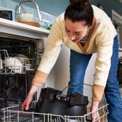 Russell Hobbs Good-to-Go Multicooker 28270-56, 750W, 6.5L, 8 programe, Cronometru, Mânere reci, 59% mai eficient energetic, Ușor de curățat, Negru