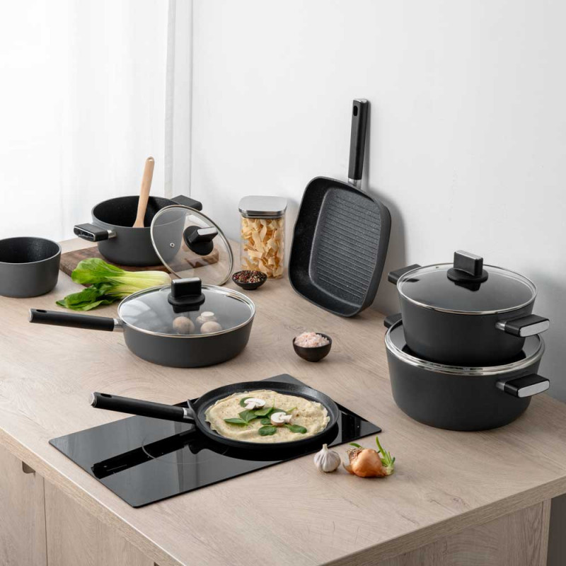 Cratiță Luigi Ferrero Regina FR-2040 20x10 cm, 2,5 l, Acoperire antiaderentă cu efect de marmură, Capac din sticlă cu orificiu pentru abur, Negru