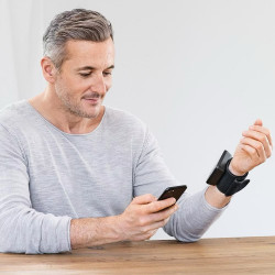 Monitor de tensiune arteriala Beurer BC 54, Incheietura 13,5-21,5 cm, Compatibilitate Android Si iOS, Bluetooth, Indicator de risc, Aritmie, LCD, Negru