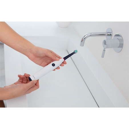 Periuta de dinti electrica Beurer TB 15, 2 programe, Temporizator, Oscilant-pulsant, Autonomie 12 zile, Indicatoare LED, Compatibilitate capete Oral-B, Alb