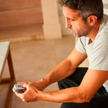 Beurer PO 30 Medical Fingertip Pulse Oximetru, SpO₂, puls, fără sânge și fără durere, OLED, afișaj grafic, CE, IP22, gri / alb