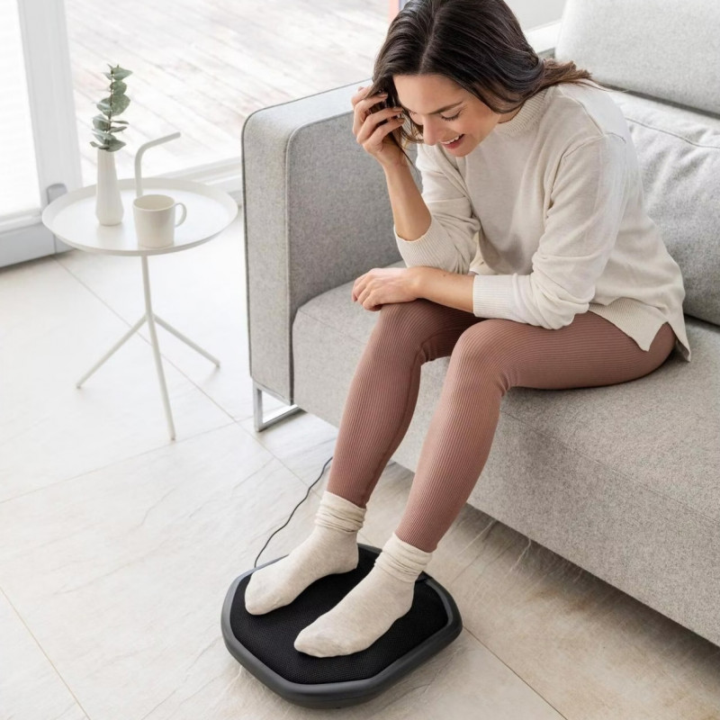 Aparat de masaj Beurer FM 70, 36W, Shiatsu, spate și picioare, 18 capete, 3 viteze, încălzire, husă, negru