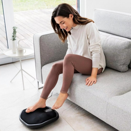 Aparat de masaj Beurer FM 70, 36W, Shiatsu, spate și picioare, 18 capete, 3 viteze, încălzire, husă, negru