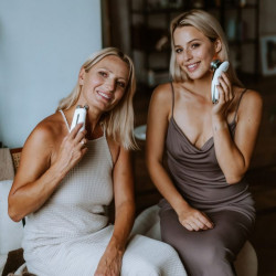 Beautifly B-Booster PRO RF Masaj de ridicare a feței fără ace, 40 ° C, RF 1MHz, EMS, ultrasunete, ioni, efect Botox, Anti-Age, mezoterapie, IPX5, alb