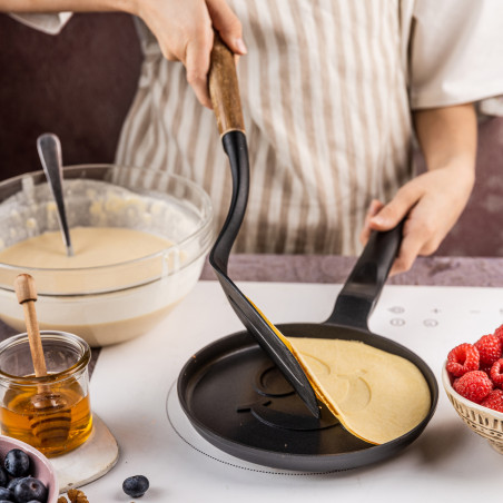 Plită pentru clătite Klausberg KB 7971, 18 cm, Fund în relief cu zâmbet, Acoperire antiaderentă, fără PFOA, Inducție, Negru