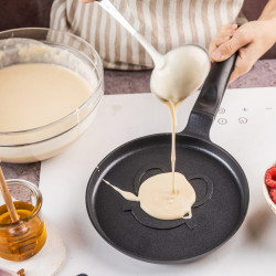 Plită pentru clătite Klausberg KB 7971, 18 cm, Fund în relief cu zâmbet, Acoperire antiaderentă, fără PFOA, Inducție, Negru