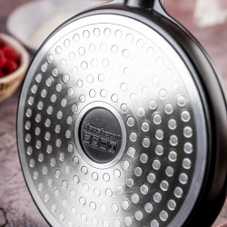 Plită pentru clătite Klausberg KB 7972, 18 cm, Fund în relief cu soare, Acoperire antiaderentă, fără PFOA, Inducție, Negru