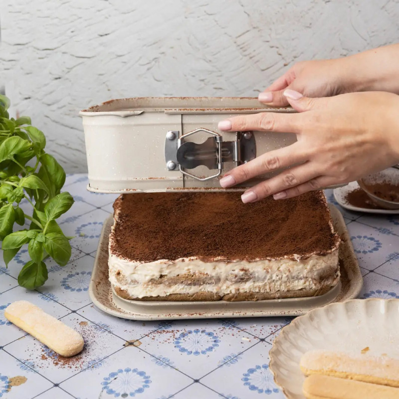 Tavă de copt Kinghoff KH 1977, 27.5x27.5x8 cm, Fund detașabil, Finisaj marmură, Bej