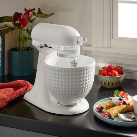 Mixer planetar KitchenAid Artisan Monochrome White 5KSM156CXEPL, 300W, 4.7L, Acționare directa, 10 viteze, Cap inclinat, Bol ceramic, Crem